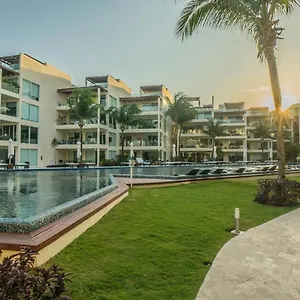 Апарт-отель The Elements Oceanfront & Beachside, Плая-дель-Кармен